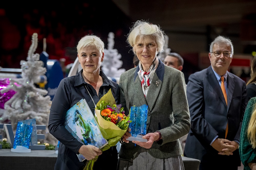L'annee Hippique Awards Van der Net Inge, Mrs. Jane Tuckwell, Event Director Badminton Horse Trials CHI Genve 2019 © Hippo Foto - Dirk Caremans 14/12/2019